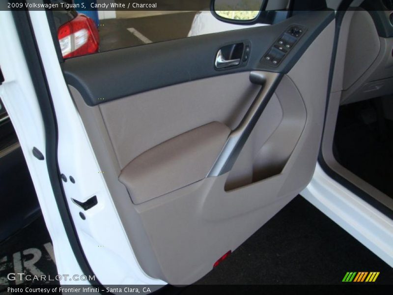 Candy White / Charcoal 2009 Volkswagen Tiguan S