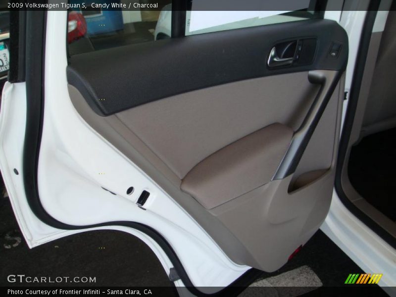 Candy White / Charcoal 2009 Volkswagen Tiguan S