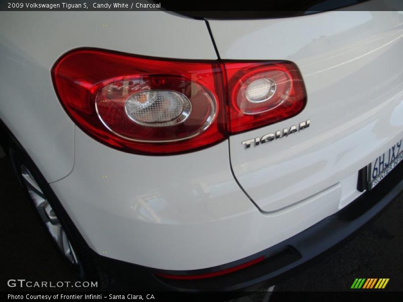 Candy White / Charcoal 2009 Volkswagen Tiguan S