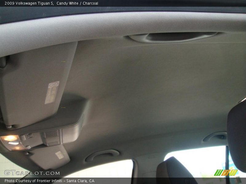 Candy White / Charcoal 2009 Volkswagen Tiguan S