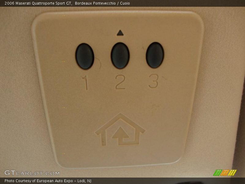 Bordeaux Pontevecchio / Cuoio 2006 Maserati Quattroporte Sport GT