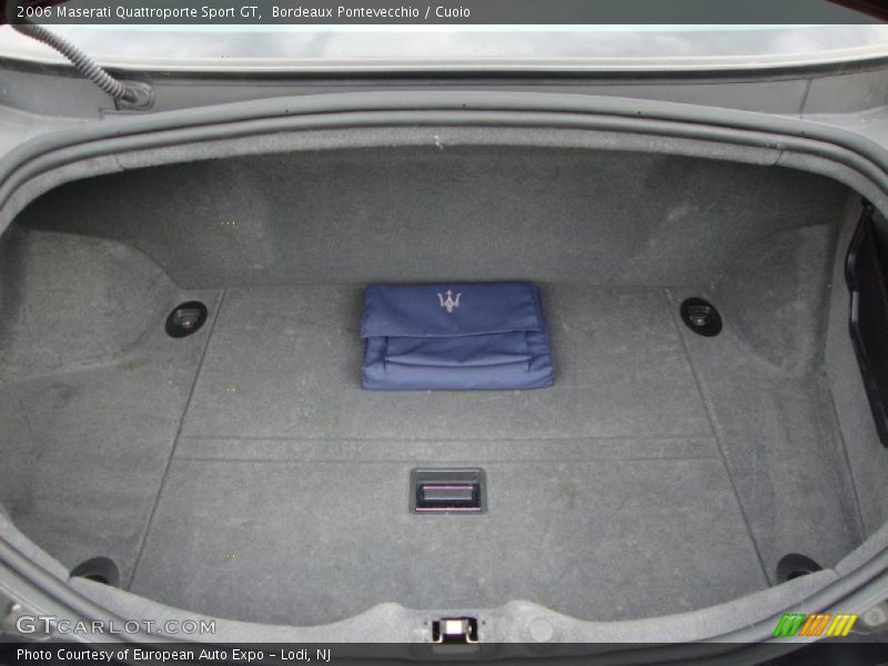 Bordeaux Pontevecchio / Cuoio 2006 Maserati Quattroporte Sport GT