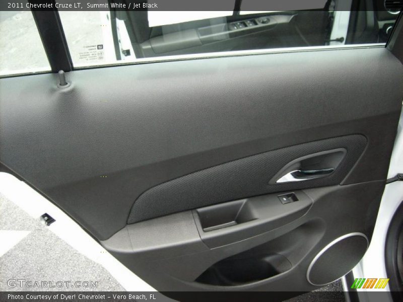 Summit White / Jet Black 2011 Chevrolet Cruze LT