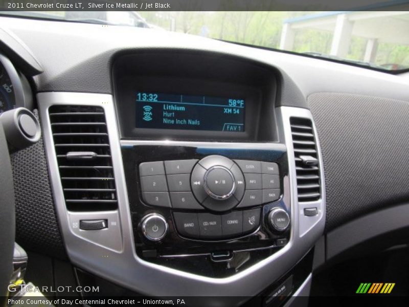 Silver Ice Metallic / Jet Black 2011 Chevrolet Cruze LT