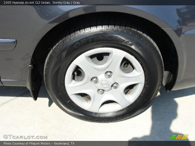 Stormy Gray / Gray 2005 Hyundai Accent GLS Sedan