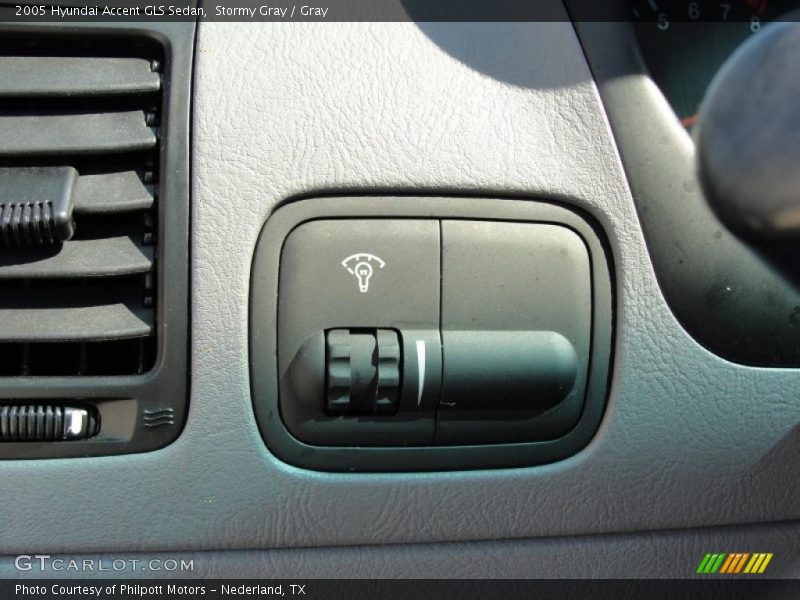 Stormy Gray / Gray 2005 Hyundai Accent GLS Sedan