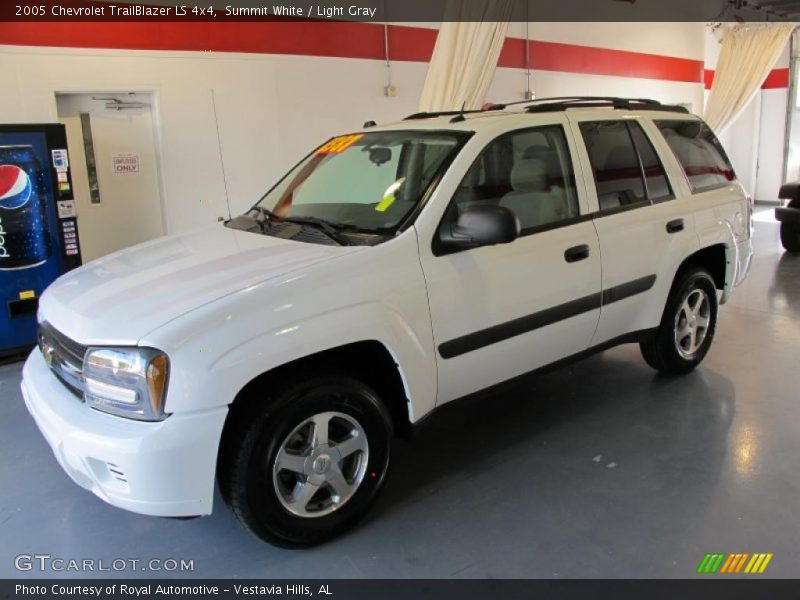 Summit White / Light Gray 2005 Chevrolet TrailBlazer LS 4x4