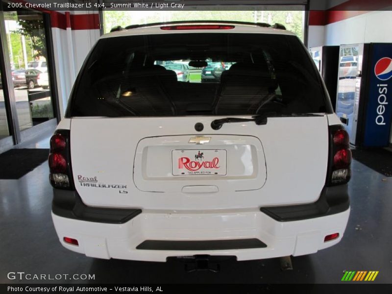 Summit White / Light Gray 2005 Chevrolet TrailBlazer LS 4x4