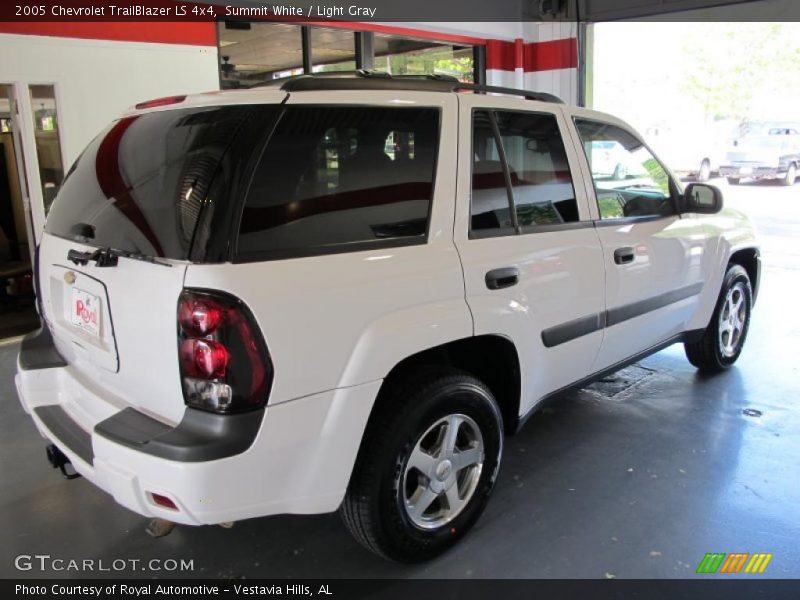 Summit White / Light Gray 2005 Chevrolet TrailBlazer LS 4x4