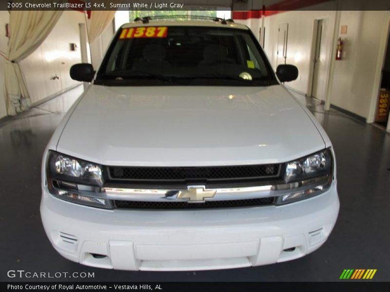 Summit White / Light Gray 2005 Chevrolet TrailBlazer LS 4x4