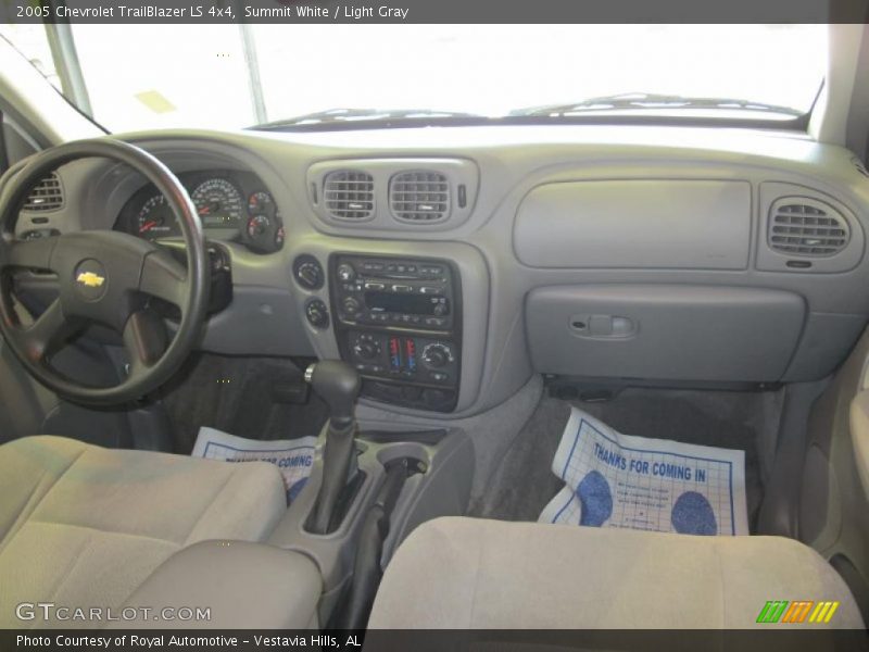 Summit White / Light Gray 2005 Chevrolet TrailBlazer LS 4x4