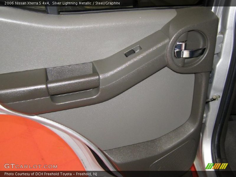 Silver Lightning Metallic / Steel/Graphite 2006 Nissan Xterra S 4x4