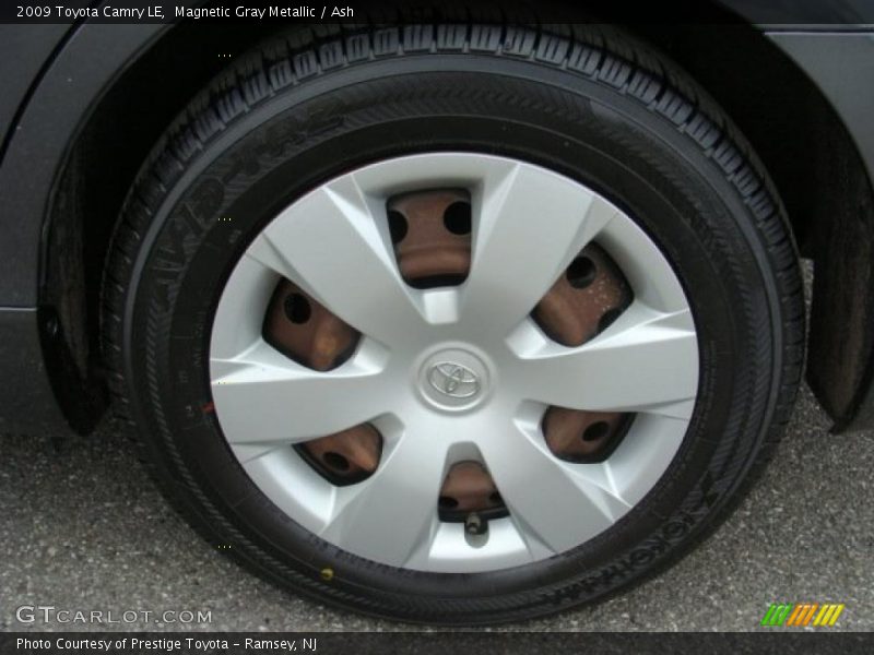 Magnetic Gray Metallic / Ash 2009 Toyota Camry LE