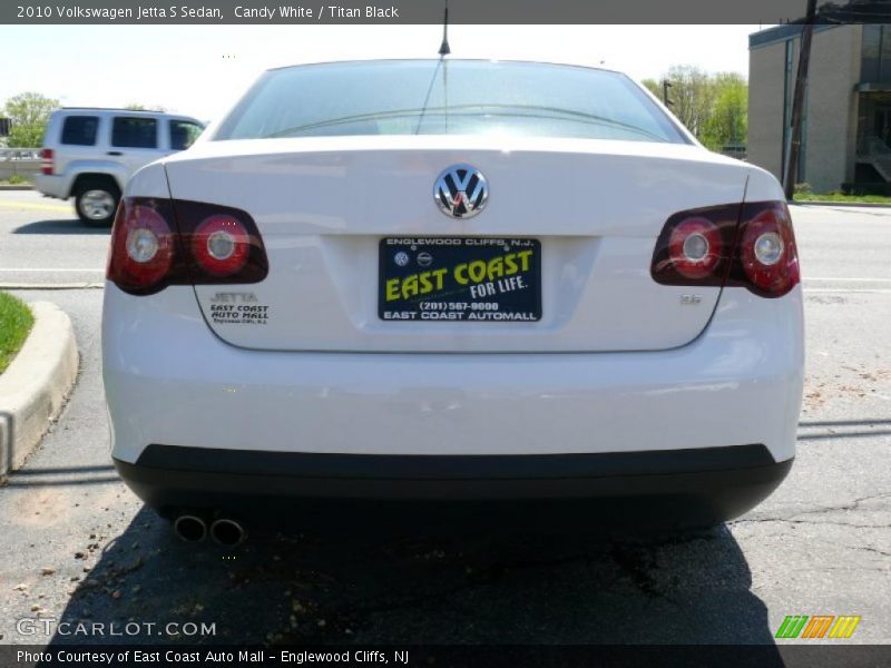 Candy White / Titan Black 2010 Volkswagen Jetta S Sedan