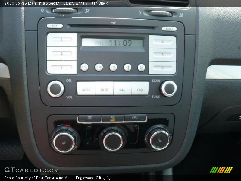 Candy White / Titan Black 2010 Volkswagen Jetta S Sedan