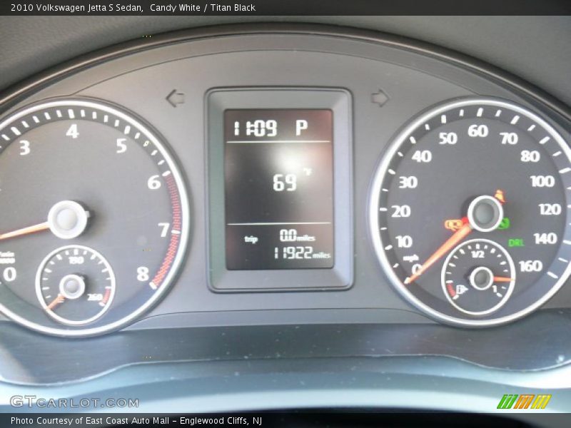 Candy White / Titan Black 2010 Volkswagen Jetta S Sedan
