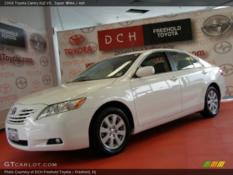 Super White / Ash 2009 Toyota Camry XLE V6