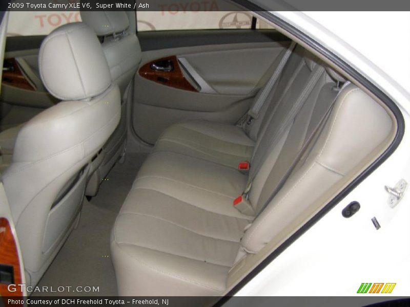 Super White / Ash 2009 Toyota Camry XLE V6