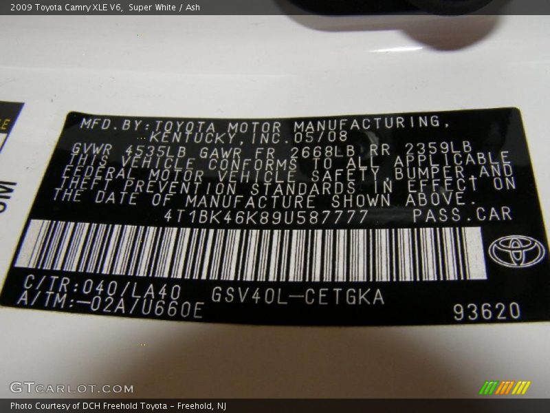 Super White / Ash 2009 Toyota Camry XLE V6