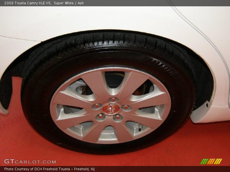 Super White / Ash 2009 Toyota Camry XLE V6