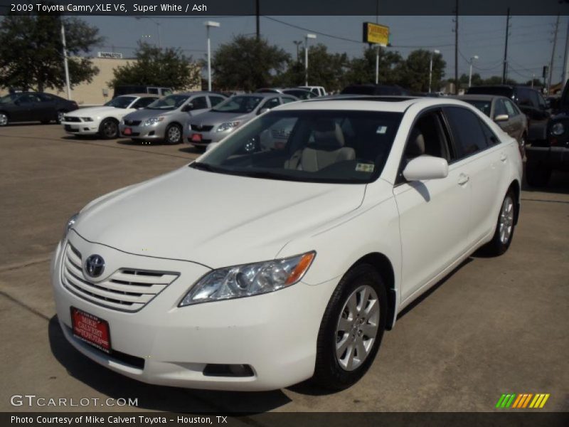 Super White / Ash 2009 Toyota Camry XLE V6