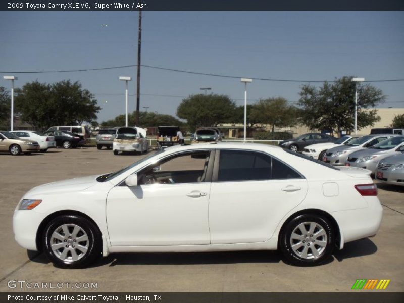 Super White / Ash 2009 Toyota Camry XLE V6