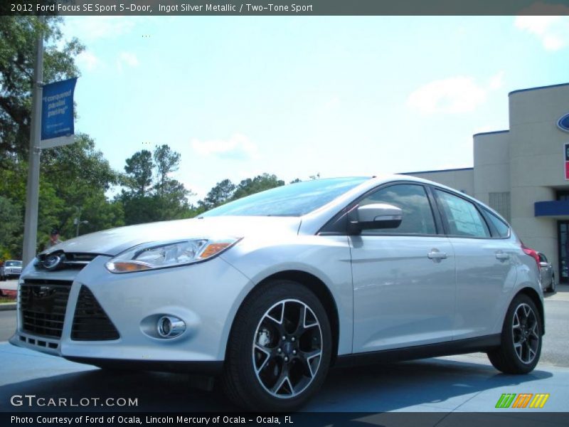 Front 3/4 View of 2012 Focus SE Sport 5-Door
