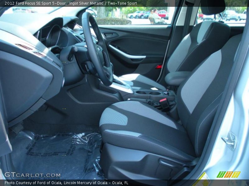  2012 Focus SE Sport 5-Door Two-Tone Sport Interior