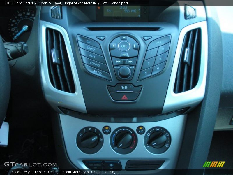 Controls of 2012 Focus SE Sport 5-Door