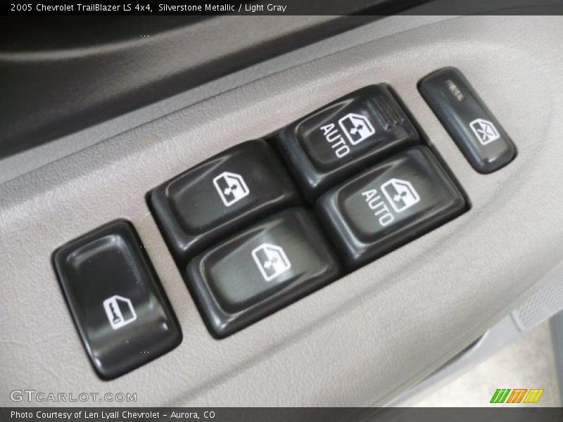 Silverstone Metallic / Light Gray 2005 Chevrolet TrailBlazer LS 4x4