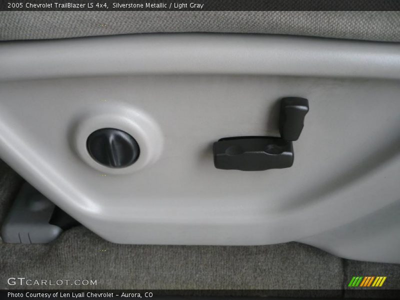 Silverstone Metallic / Light Gray 2005 Chevrolet TrailBlazer LS 4x4