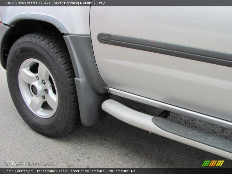Silver Lightning Metallic / Gray 2004 Nissan Xterra XE 4x4