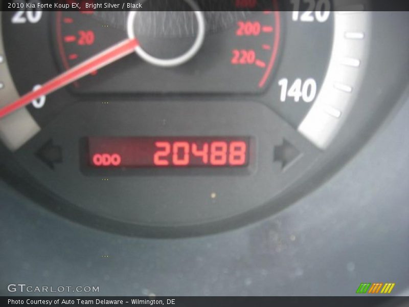 Bright Silver / Black 2010 Kia Forte Koup EX