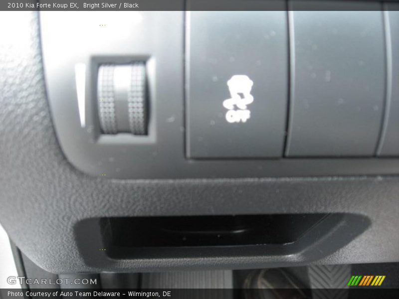 Bright Silver / Black 2010 Kia Forte Koup EX