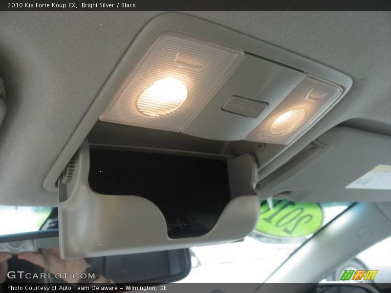 Bright Silver / Black 2010 Kia Forte Koup EX