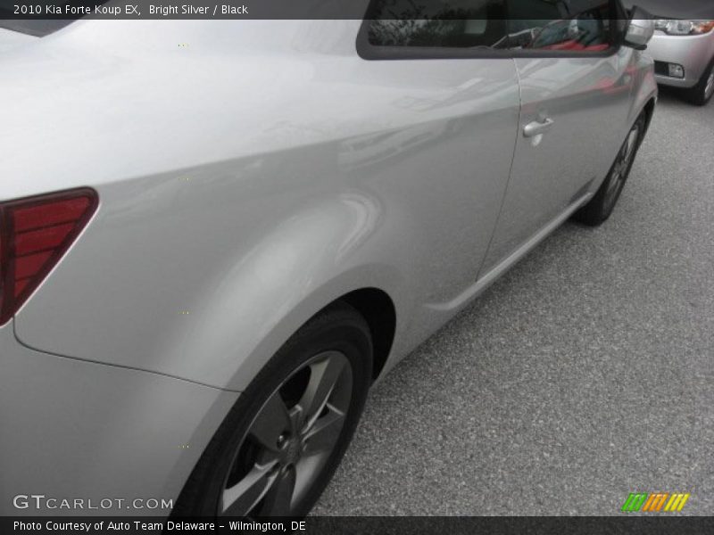 Bright Silver / Black 2010 Kia Forte Koup EX