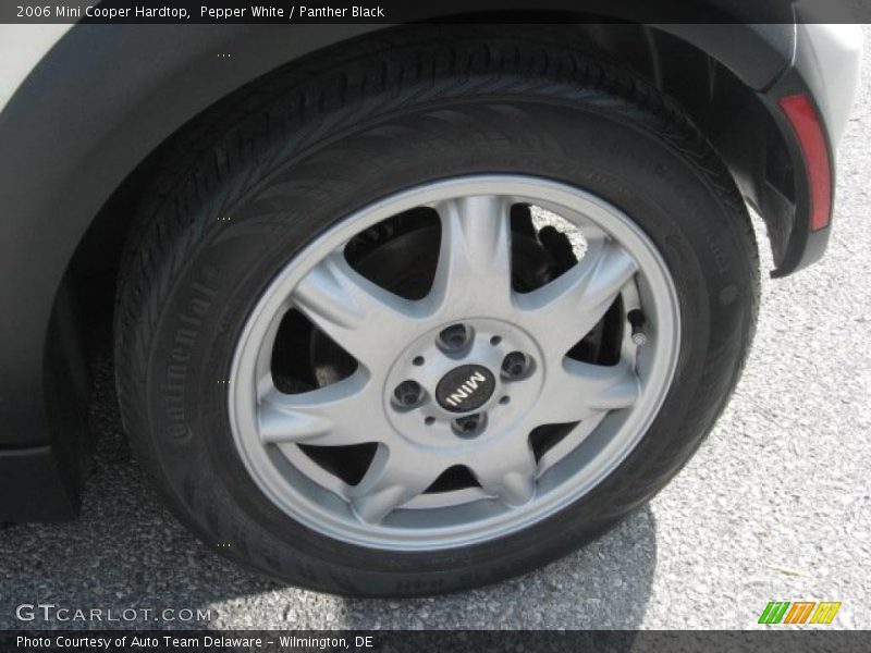 Pepper White / Panther Black 2006 Mini Cooper Hardtop