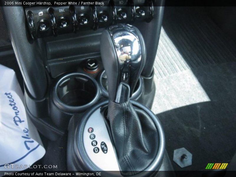 Pepper White / Panther Black 2006 Mini Cooper Hardtop