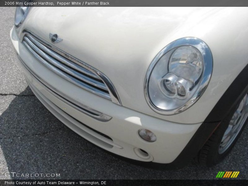 Pepper White / Panther Black 2006 Mini Cooper Hardtop