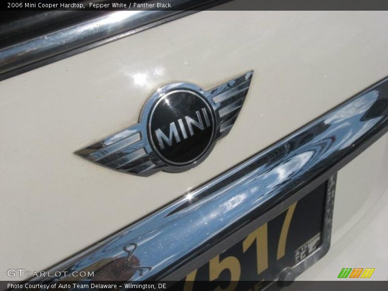 Pepper White / Panther Black 2006 Mini Cooper Hardtop