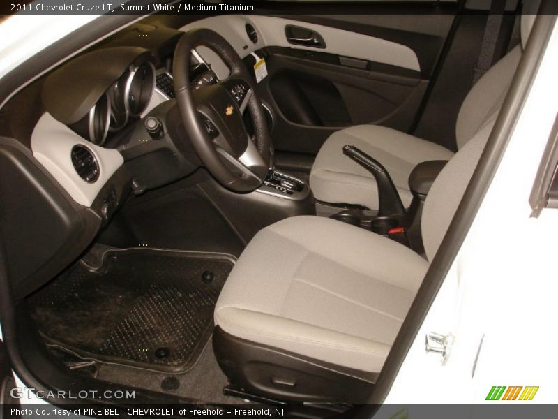 Summit White / Medium Titanium 2011 Chevrolet Cruze LT