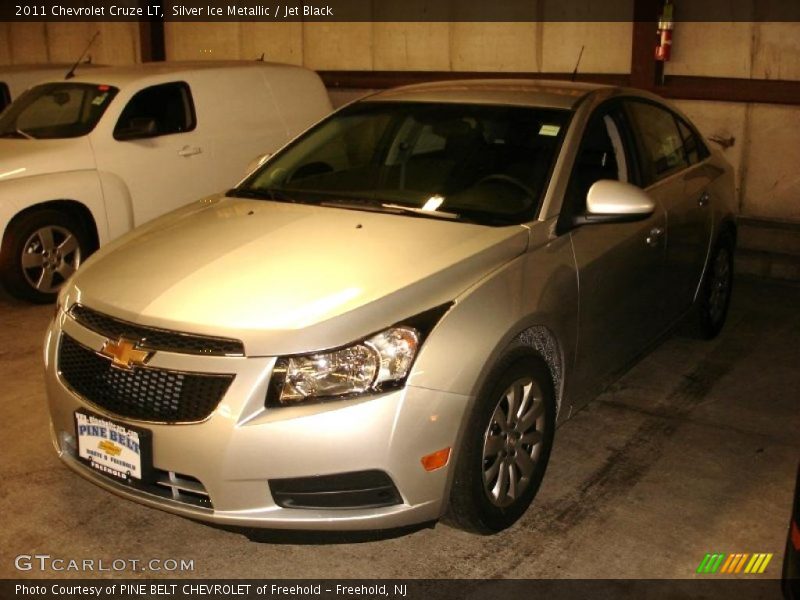 Silver Ice Metallic / Jet Black 2011 Chevrolet Cruze LT
