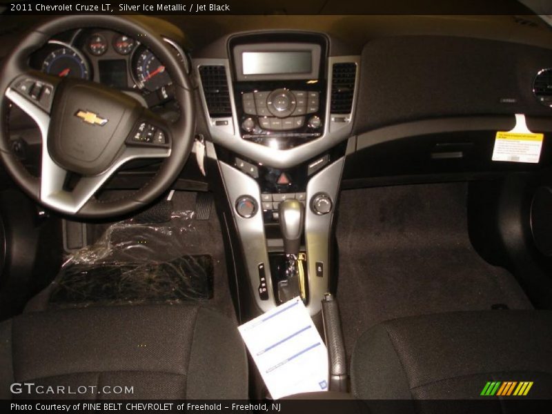 Silver Ice Metallic / Jet Black 2011 Chevrolet Cruze LT