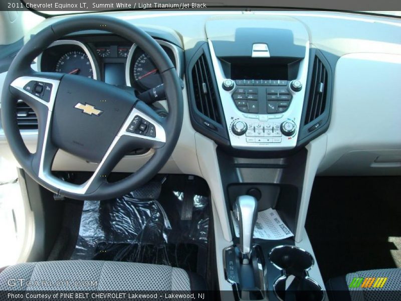 Summit White / Light Titanium/Jet Black 2011 Chevrolet Equinox LT