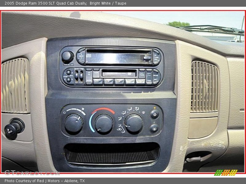 Controls of 2005 Ram 3500 SLT Quad Cab Dually