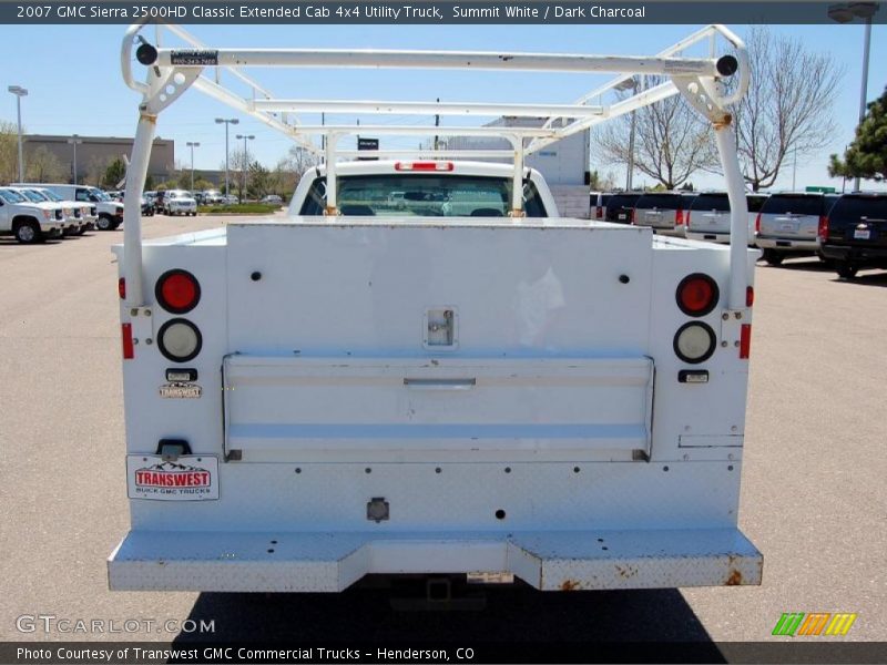 Summit White / Dark Charcoal 2007 GMC Sierra 2500HD Classic Extended Cab 4x4 Utility Truck