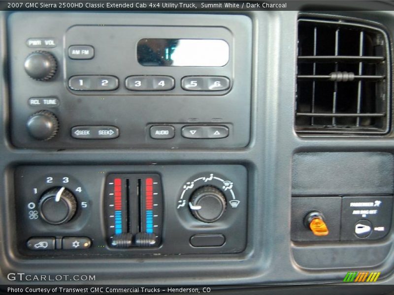 Summit White / Dark Charcoal 2007 GMC Sierra 2500HD Classic Extended Cab 4x4 Utility Truck