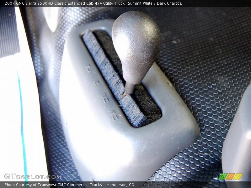 Summit White / Dark Charcoal 2007 GMC Sierra 2500HD Classic Extended Cab 4x4 Utility Truck