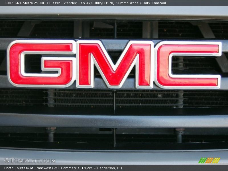 Summit White / Dark Charcoal 2007 GMC Sierra 2500HD Classic Extended Cab 4x4 Utility Truck
