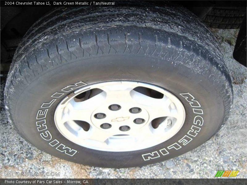 Dark Green Metallic / Tan/Neutral 2004 Chevrolet Tahoe LS